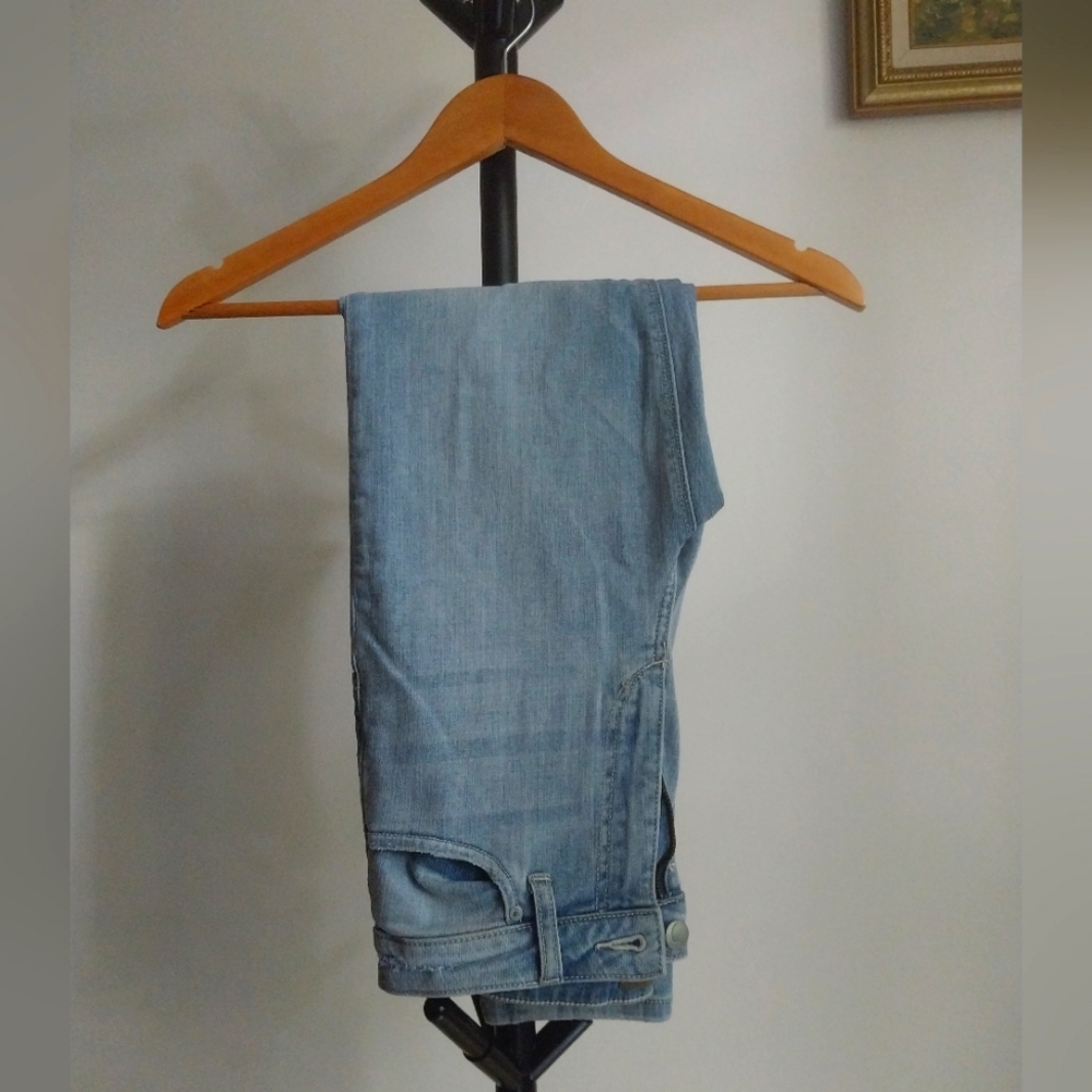 Joes 99 High Rise Skinny Jean, distressed. Size 28